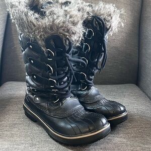 Sorel Tofino II Lace Up Round Toe Black Winter Boots Faux Fur Women’s Size 6.5